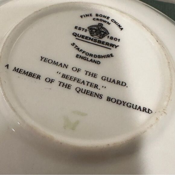 Staffordshire Queensberry fine bone china teardrop kings guard china dish bowl - Picture 6 of 8